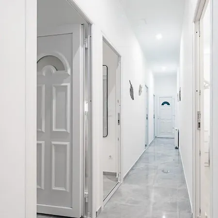 Apartment Super - New - Comfy *